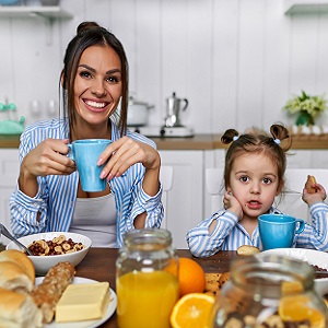 Como é um pequeno-almoço ideal para crianças de 1 a 3 anos?